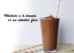 Milkshake à la banane et au chocolat glacé